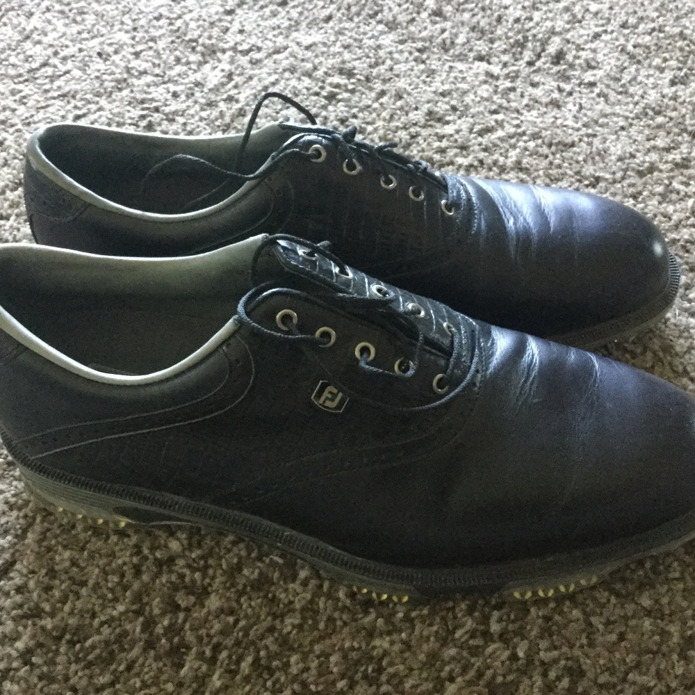 Footjoy Tour men’s golf shoes